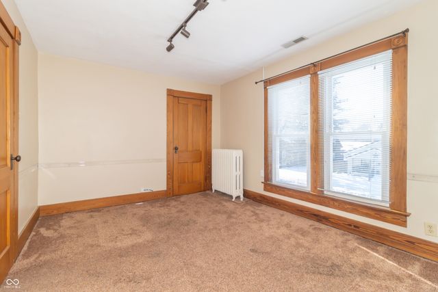 621 N State Street, Greenfield, IN 46140