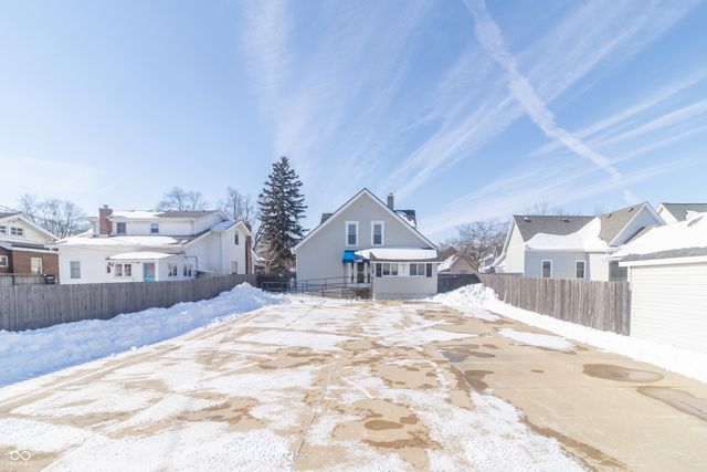 621 N State Street, Greenfield, IN 46140