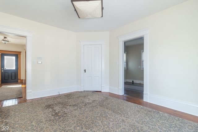 621 N State Street, Greenfield, IN 46140