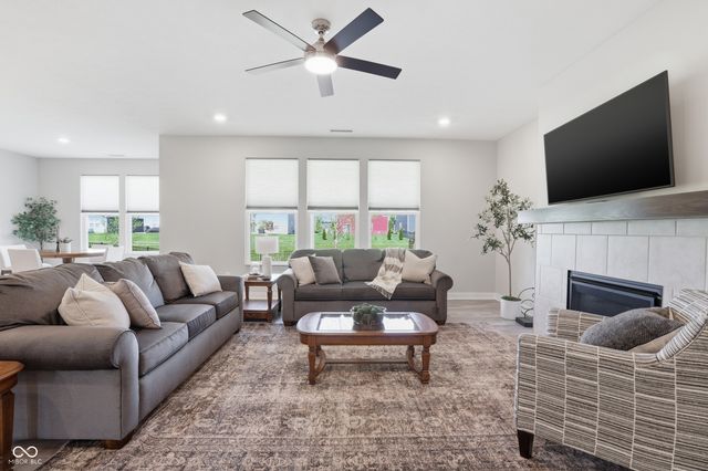 20070 Willenhall Way, Westfield, IN 46074