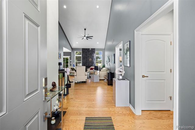 30289 Berghway Trail, Warren, MI 48092