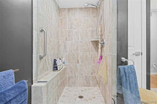 30289 Berghway Trail, Warren, MI 48092