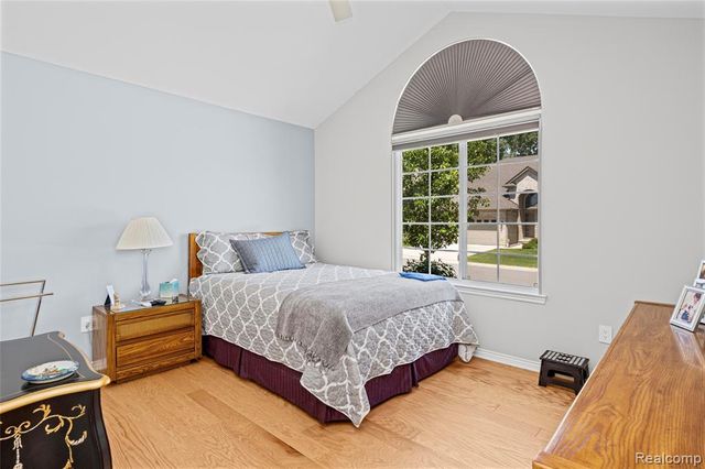 30289 Berghway Trail, Warren, MI 48092