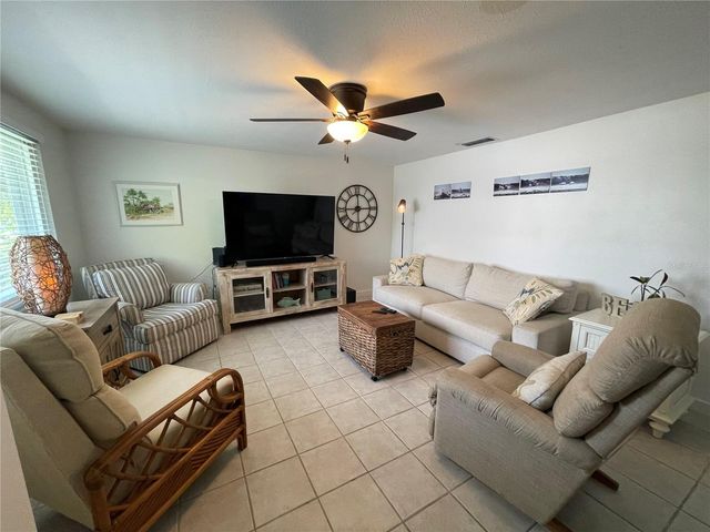 2904 AVENUE B, Bradenton Beach, FL 34217