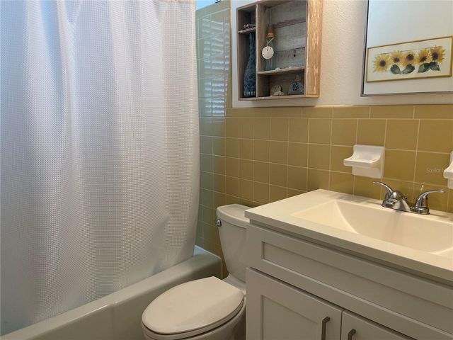 2904 AVENUE B, Bradenton Beach, FL 34217