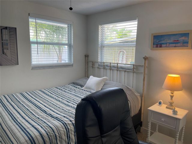 2904 AVENUE B, Bradenton Beach, FL 34217