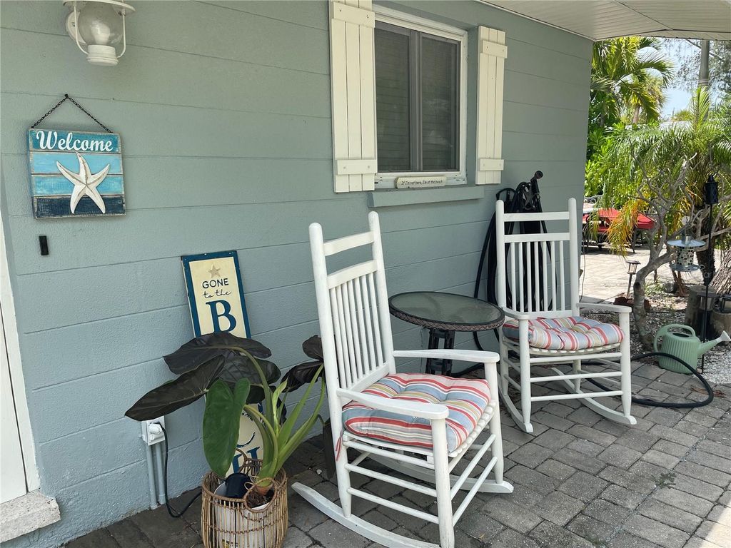 2904 AVENUE B, Bradenton Beach, FL 34217