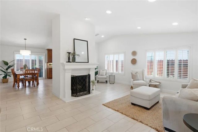 25152 La Suen, Laguna Hills, CA 92653