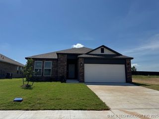 210 S 26th Street, Collinsville, OK 74021