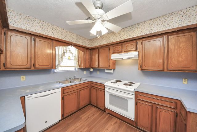 5316 Lorraine Drive, Baytown, TX 77521