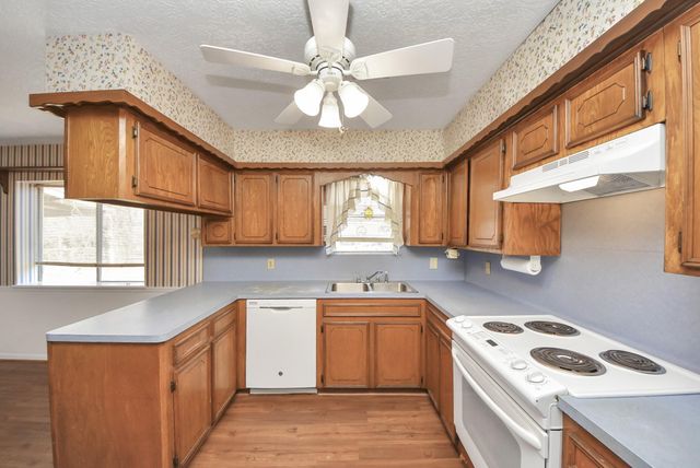 5316 Lorraine Drive, Baytown, TX 77521