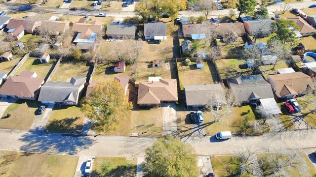 5316 Lorraine Drive, Baytown, TX 77521