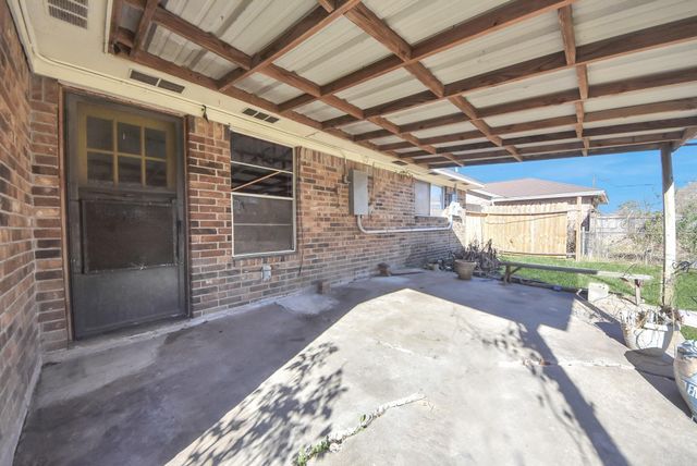 5316 Lorraine Drive, Baytown, TX 77521