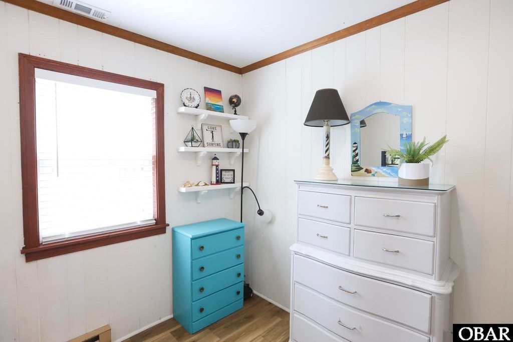 Image 13 of property listing at 4811 Lindbergh Avenue, Kitty Hawk, NC 27949