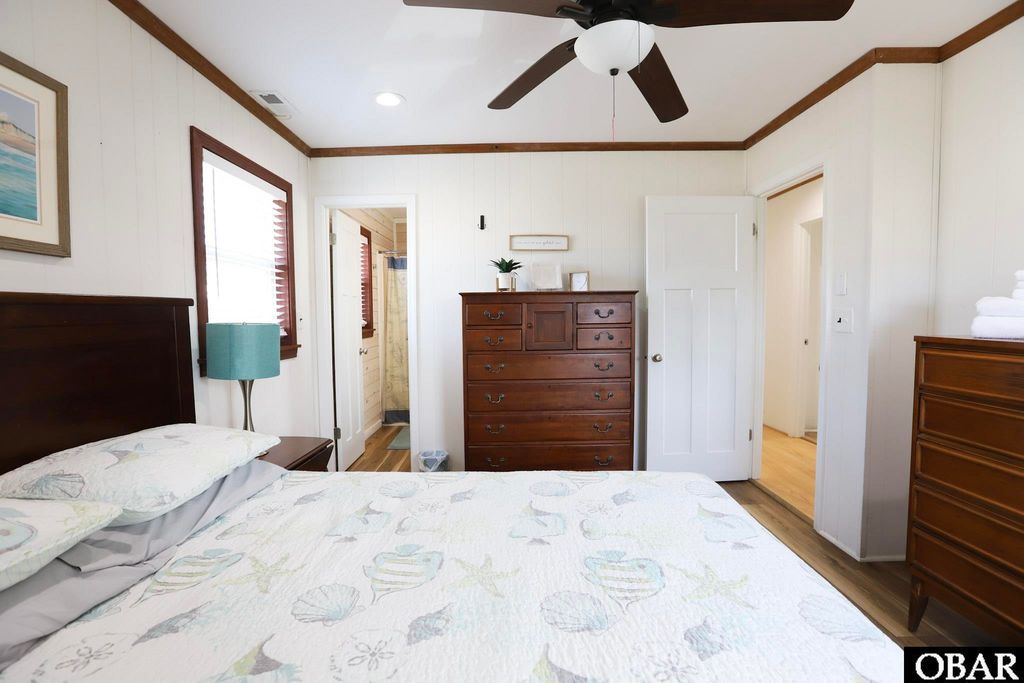 Image 18 of property listing at 4811 Lindbergh Avenue, Kitty Hawk, NC 27949