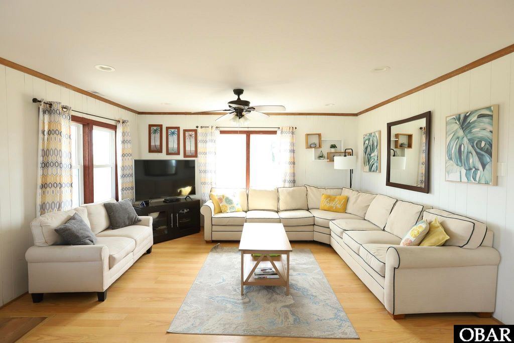 Image 3 of property listing at 4811 Lindbergh Avenue, Kitty Hawk, NC 27949