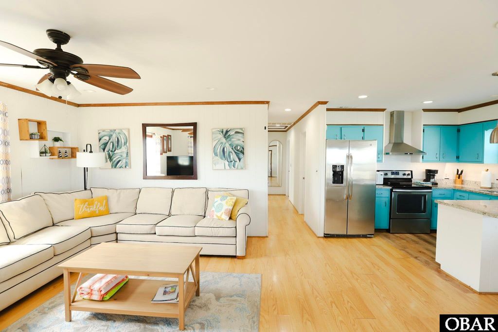 Image 4 of property listing at 4811 Lindbergh Avenue, Kitty Hawk, NC 27949