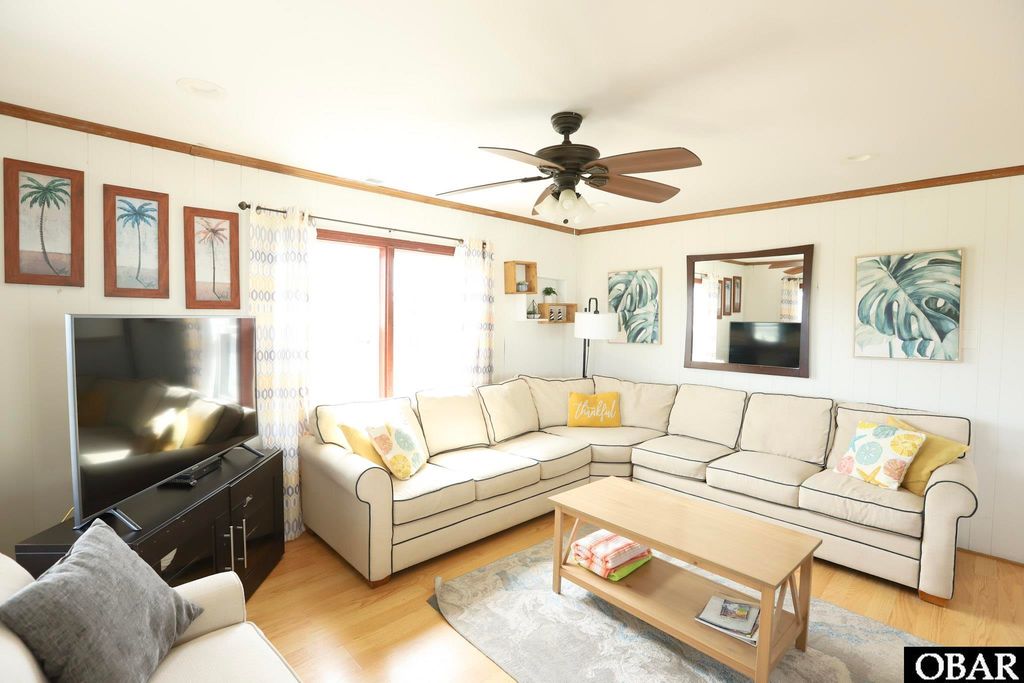 Image 6 of property listing at 4811 Lindbergh Avenue, Kitty Hawk, NC 27949