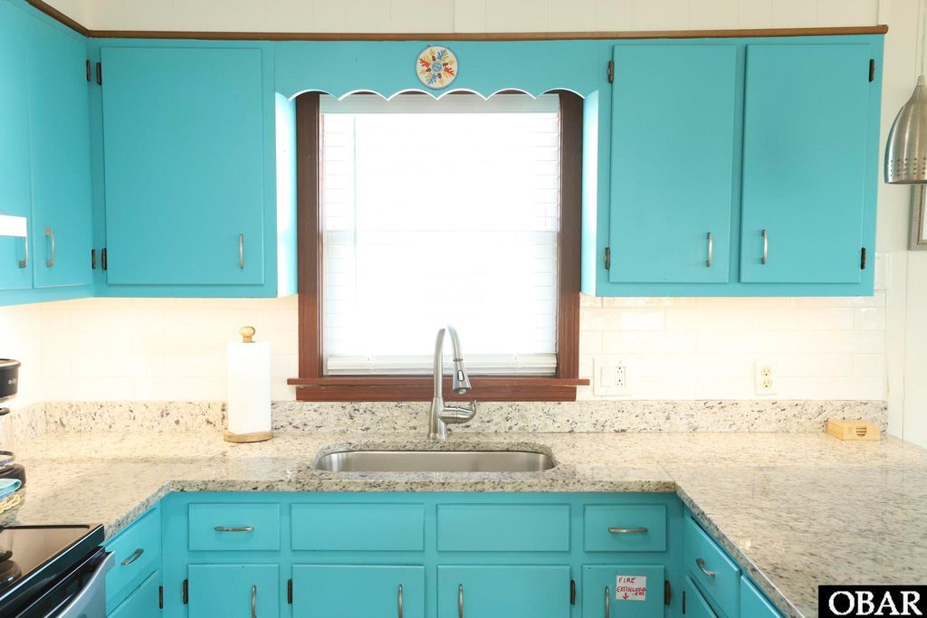 Image 8 of property listing at 4811 Lindbergh Avenue, Kitty Hawk, NC 27949
