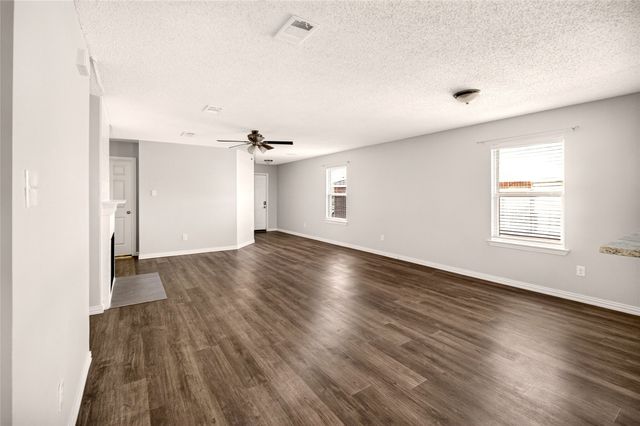 8704 Swan Park Drive, Denton, TX 76210