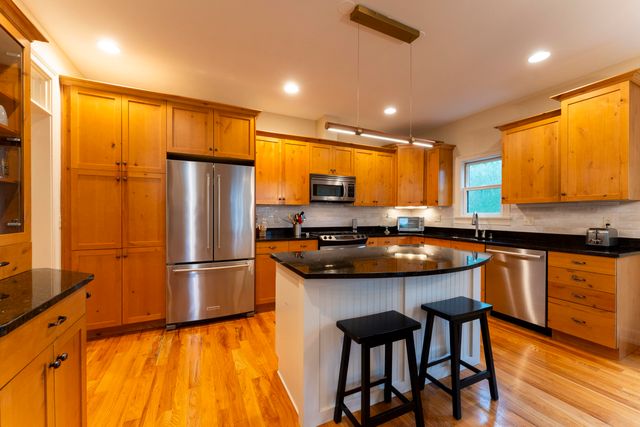 4913 MCKENNA CT, Columbia, MO 65203