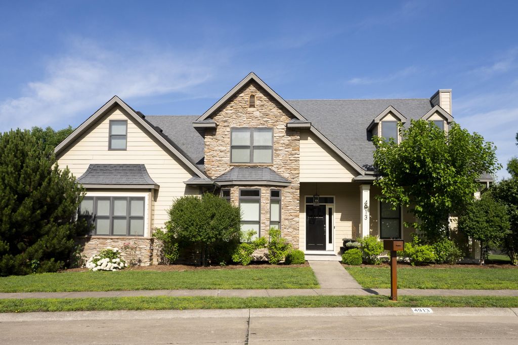 4913 MCKENNA CT, Columbia, MO 65203