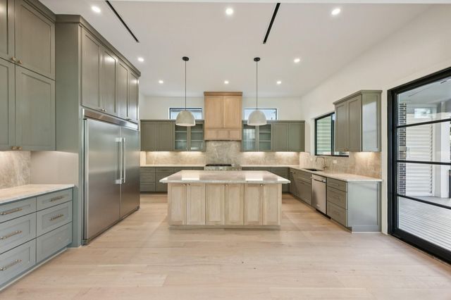 1211 Bay Oaks Road, Houston, TX 77008