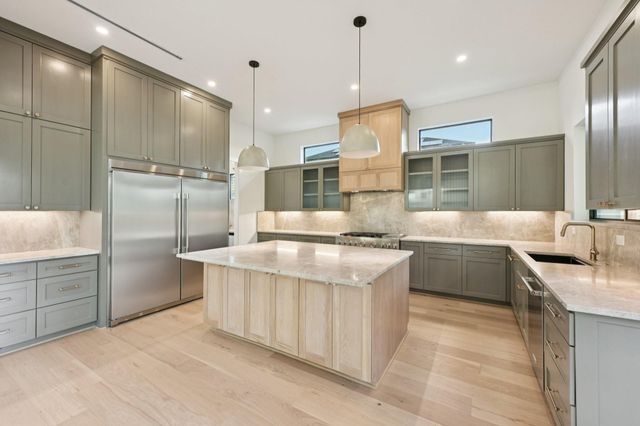 1211 Bay Oaks Road, Houston, TX 77008