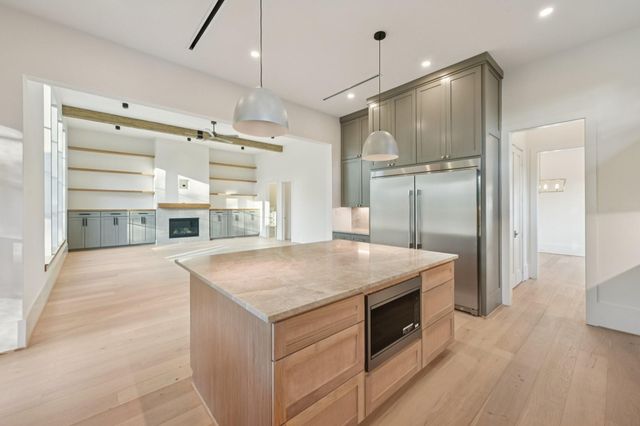 1211 Bay Oaks Road, Houston, TX 77008