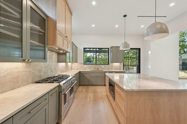 1211 Bay Oaks Road, Houston, TX 77008