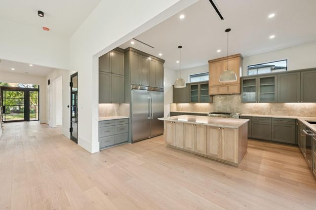 1211 Bay Oaks Road, Houston, TX 77008