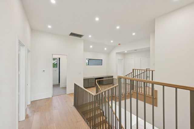 1211 Bay Oaks Road, Houston, TX 77008