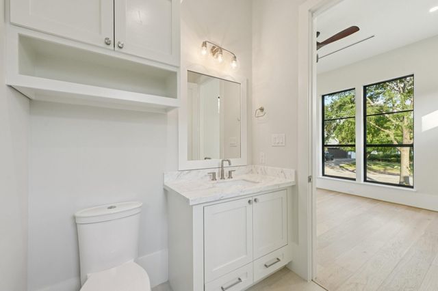 1211 Bay Oaks Road, Houston, TX 77008