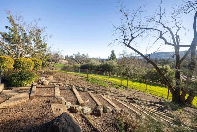 670 Logan Ln, Danville, CA 94526