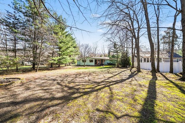 15972 Prusa Road, Union Pier, MI 49129
