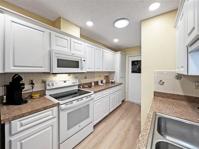 7497 HEATHER WALK DRIVE, Weeki Wachee, FL 34613