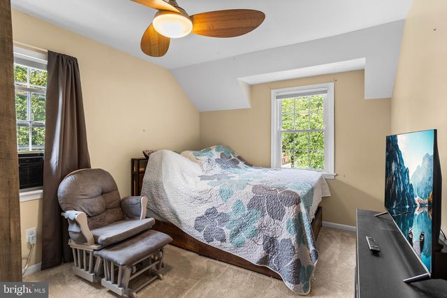 31 FENWICK DR, Carneys Point, NJ 08069