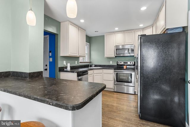 31 FENWICK DR, Carneys Point, NJ 08069