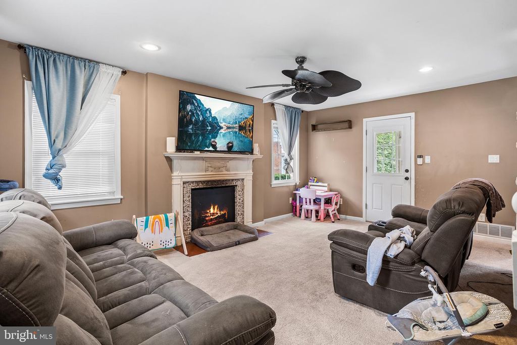 31 FENWICK DR, Carneys Point, NJ 08069 — photo 4