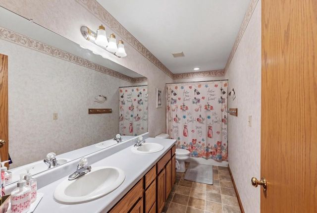 6457 NORFOLK LANE, Racine, WI 53406