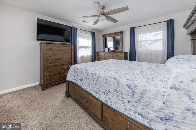 427 BIRCH DR, Mickleton, NJ 08056