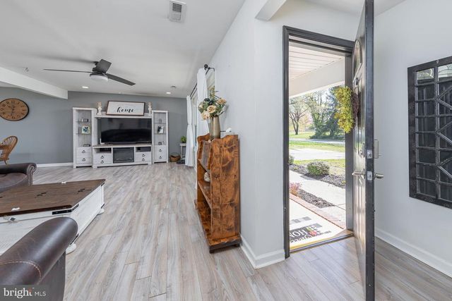 427 BIRCH DR, Mickleton, NJ 08056