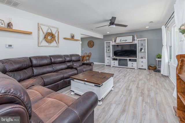 427 BIRCH DR, Mickleton, NJ 08056