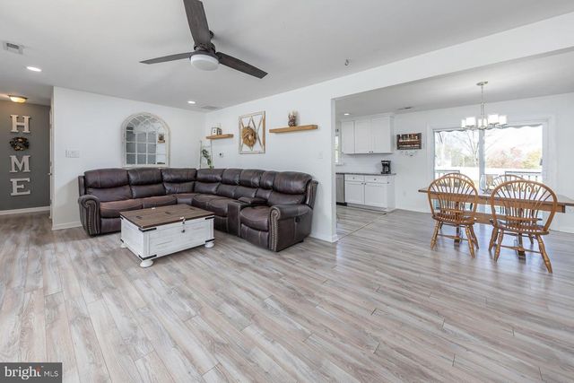 427 BIRCH DR, Mickleton, NJ 08056