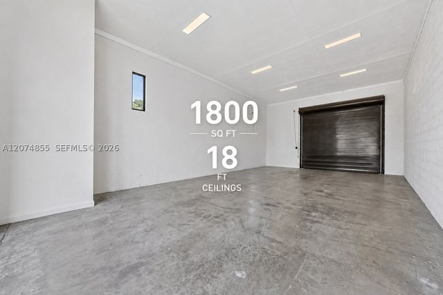 10352 NW 131st St, Hialeah Gardens, FL 33018