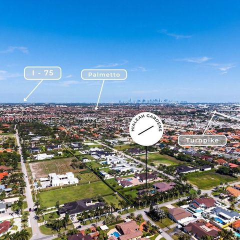 10352 NW 131st St, Hialeah Gardens, FL 33018