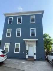 9 Douglas Ct 1, Worcester, MA 01603