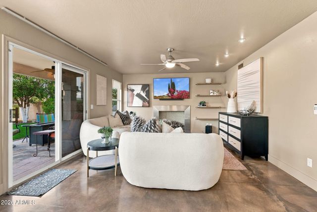 2094 W PENINSULA Circle, Chandler, AZ 85248