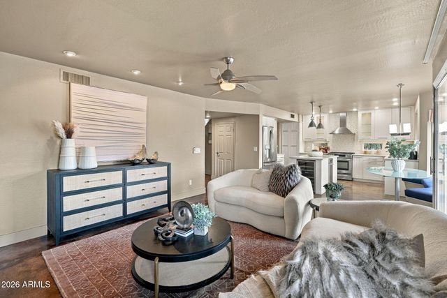 2094 W PENINSULA Circle, Chandler, AZ 85248