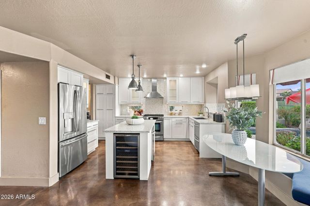 2094 W PENINSULA Circle, Chandler, AZ 85248